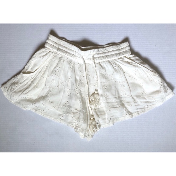 Free people eyelet embellished boho shorts - Picture 3 of 5